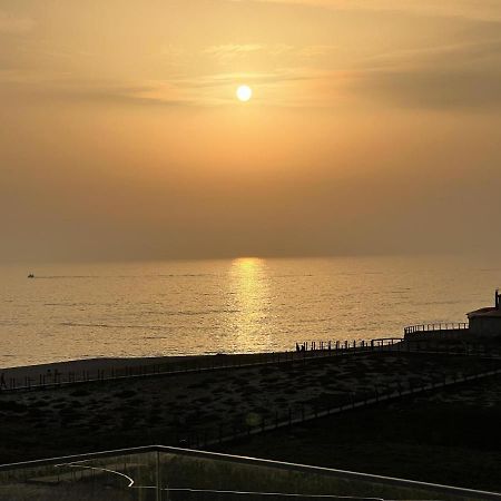 Povoa De Varzim-Sleeps4-Beachfront-Ac-Parking Luaran gambar